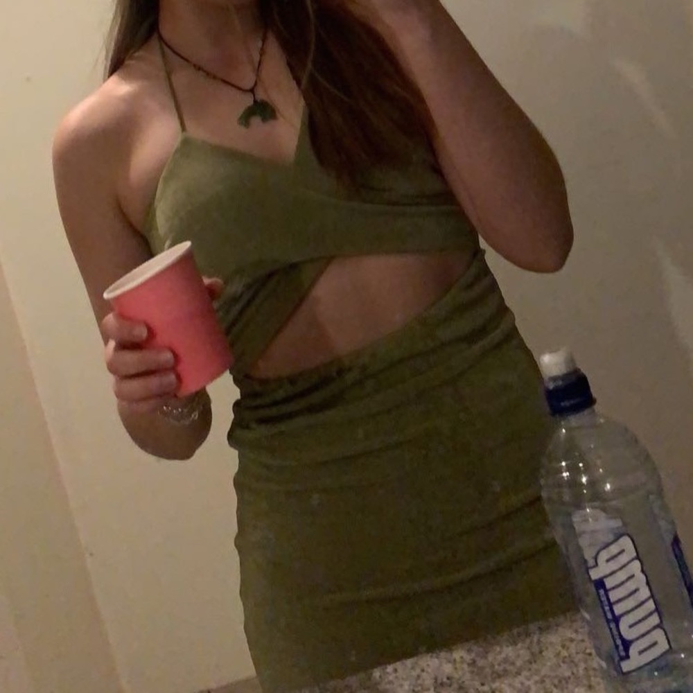 Honestly one of my favourites. Size 12. Green. Stretchy. Can prob fit a small 14 - Picture 1 of 2